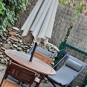 Coquet T2 ,terrasse,parking ,4 Kms D Avignon Appartement